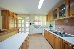Casă zona Horea, cu apartament separat, grădină amenajată și garaj - imagine 2