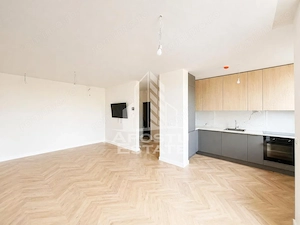 DE VANZARE Apartament doua camere cu pozitie excelenta - imagine 2