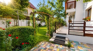 PROPRIETAR,vand vila 6 camere in Brasov,doua nivele situata langa Coresi,str Axente Banciu - imagine 2