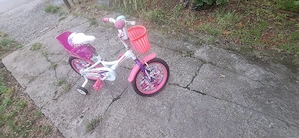 Bicicleta pentru fete  vastra 5 - 7 ani