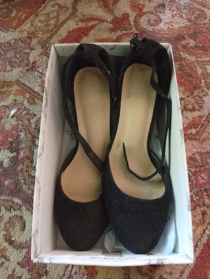 vand sandale urgent o 100 de leii 