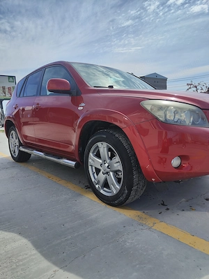 Toyota RAV4 2006 | 2.2 Diesel | 4x4 | Dotări de Top (Piele, Trapă, Navigație) - imagine 4