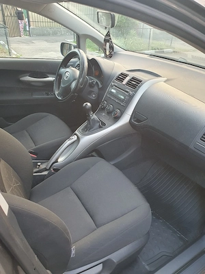 Toyota Auris 1,4 diesel  - imagine 9