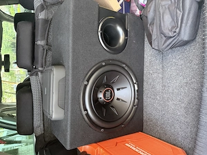 Vand subwoofer JBL cu statie club A600