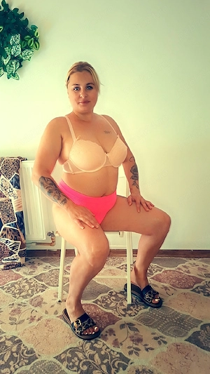 buna sunt rebeca