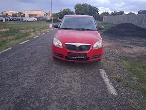 Vand skoda fabia motor 1.2 benzina central servo abs air bag muzica adus recent adus se pot scoate  - imagine 2