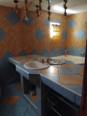 Dau în chirie apartament 3 camere  - imagine 3