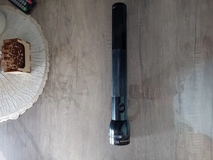 Vând lanternă Mag-Lite,USA 38 cm
