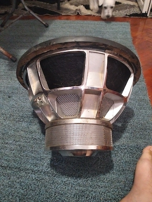 Vând subwoofer SPL 15" (38 cm), 2500W, în stare foarte bună