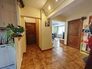 Unirii - Vanzare apartament renovat, 3 camere - Str. Decebal - imagine 3