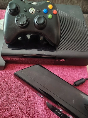 Xbox 360 cu Kinect și jocuri 
