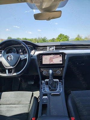 Volkswagen Passat highline, an 2019, motor 2.0 diesel, 150 cp. - imagine 8