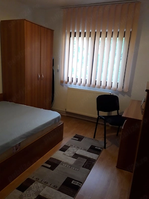 PF Inchiriez apartament 2 camere decomandate, etaj 2, zona Tg. Cucu - Podu de Fier, 50mp