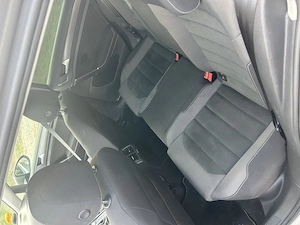 De vânzare golf 7 an 2018 mașina este full pe dotări mai multe detalii în privat  - imagine 4