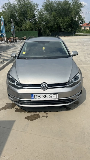 De vânzare golf 7 an 2018 mașina este full pe dotări mai multe detalii în privat  - imagine 5