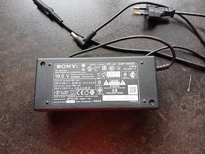 Adaptor original Sony 19,5 v pentru tv laptopuri etc