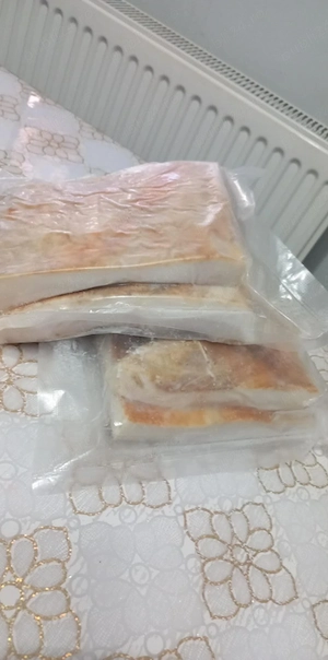 vând slănină 