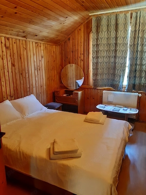INCHIRIERE apartament 2 dormitoare centru SINAIA, Prahova 12 luni cu 500 euro chiria+200 euro f.u.u - imagine 3