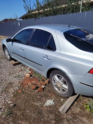 Vând sau dezmembrez Renault laguna 2 ,2.0,16v,135 HP,benzina cu gpl - imagine 4
