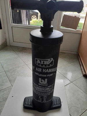 Vând pompă pentru umflat diverse produse gonflabile