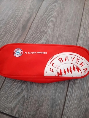 Penar iscriptionat cu sigla FC Bayern Munchen