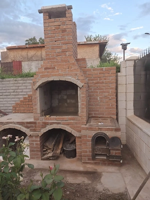 Execut lucrari de constructii interioare si exterioare,cuptoare din caramida la preturi avantajoase