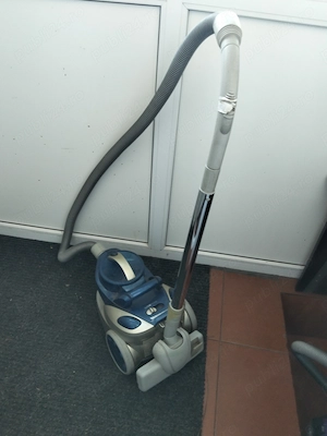 Aspirator fara sac,la preț bun 