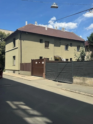 Vila individuala cu 4 apartamente, Ultracentral