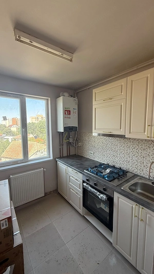 Apartament cu 2 camere de vanzare pe strada Surorile Martir Caceu