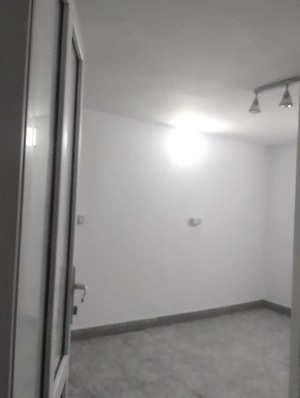 Inchiriez spatiu demisol 14,42 mp,Republicii 1,vis a vis de palatul justitiei