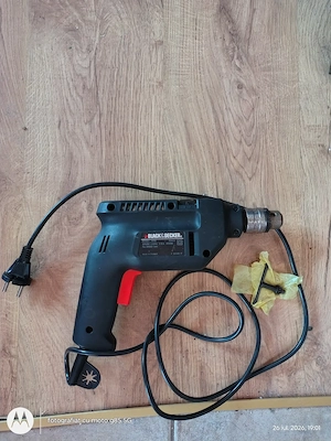 Bormasina Black and Decker BD561 400 Watt fabricata in Marea Britanie, in stare de utilizare.