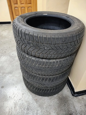 Vand anvelope iarna 205 60 16 Goodyear Ultra Grip Performance Gen-1 AO (Audi) dot 2016 - imagine 2