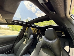 Toyota Corolla Cross dual bi-tone exclusive - imagine 7