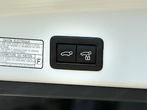 Toyota Corolla Cross dual bi-tone exclusive - imagine 11