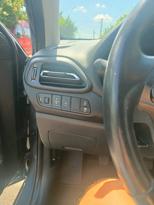 HYUNDAI i30 1.5 DPI   2022 - imagine 8
