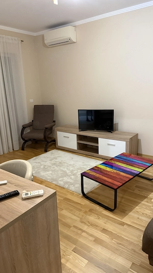 Închiriez apartament 2 camere str Olarilor 