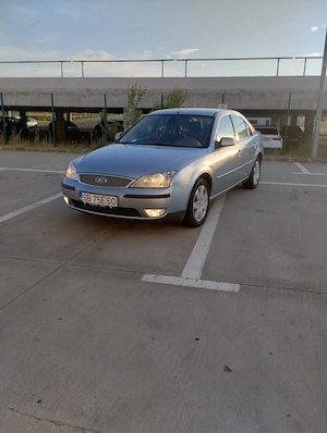 Vând Schimb Ford Mondeo 1.8 SCI