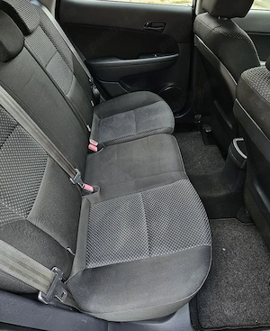 Hyundai i 30 -Anul 2010.12- 1.4(Benzină), 109 Cai, Euro 5 - imagine 7