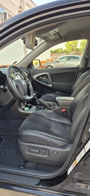 Toyota Rav4 2013 2.2 D-CAT 4x4 - imagine 3