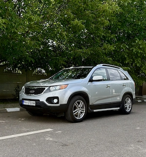 Kia Sorento 2010 Automată   2.2 CRDi AWD - imagine 2