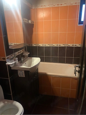 Inchiriez apartament 3 camere - imagine 2