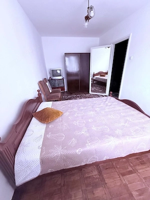 Inchiriez apartament 2 camere semidecomandat  - imagine 4