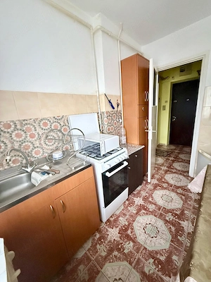 Inchiriez apartament 2 camere semidecomandat  - imagine 8