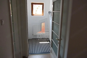 Apartament spatios la etajul 1 intr-o vila interbelica, pretabil birou - imagine 8