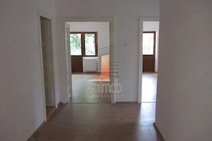 Apartament spatios la etajul 1 intr-o vila interbelica, pretabil birou - imagine 5