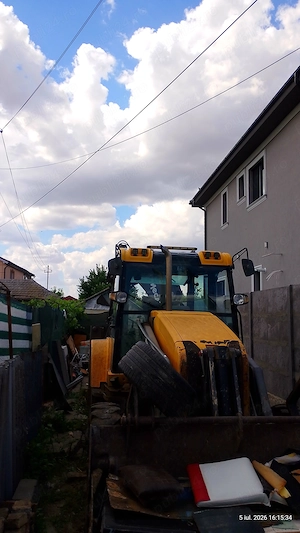Închiriez buldoexcavator 
