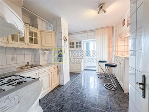 Apartament spatios de 2 camere, de inchiriat – zona centrala, Str. 9 Mai, Bacau - imagine 4