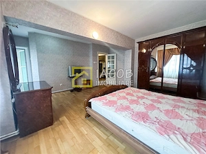 Apartament spatios de 2 camere, de inchiriat – zona centrala, Str. 9 Mai, Bacau - imagine 12