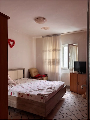Vand apartament 2 camere - imagine 5