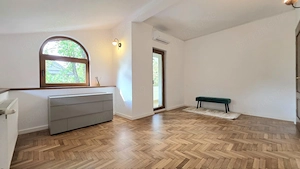 DOROBANTI - TELEVIZIUNE: ETAJ DE VILA ISTORICA RESTAURATA, 110 MP, PENTRU BIROU - imagine 6